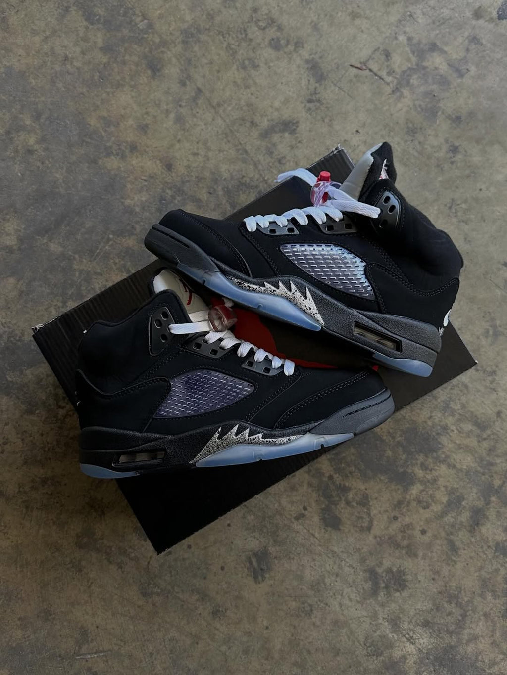 Jordan Retro 5 “Black Metallic”