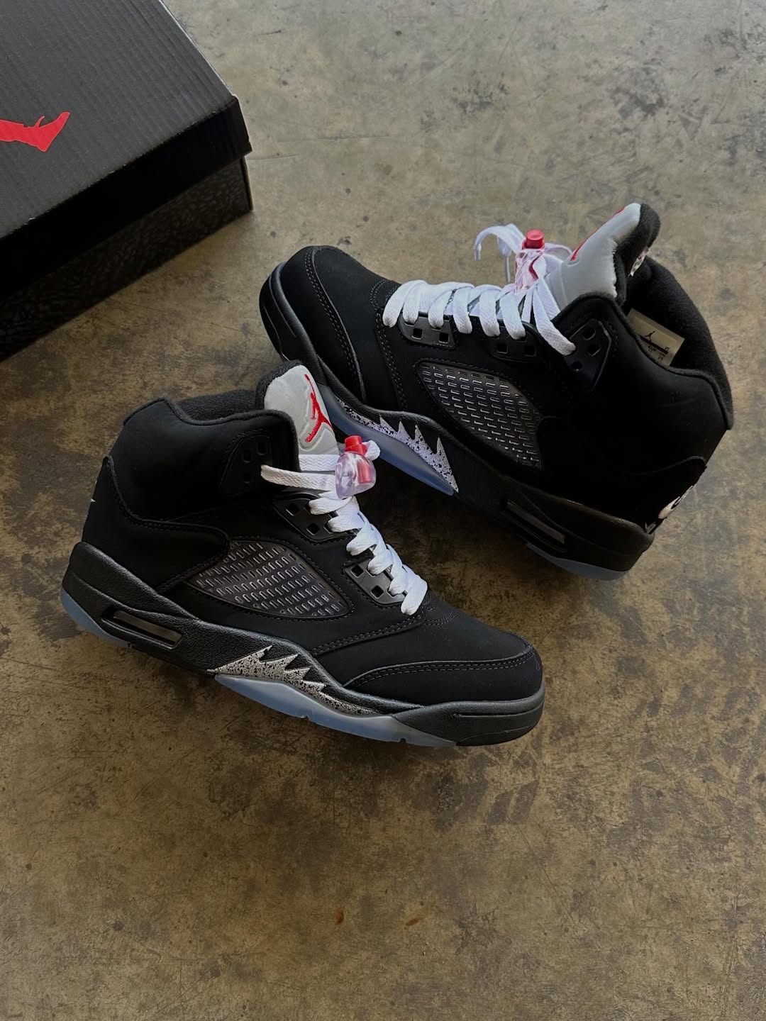 Jordan Retro 5 “Black Metallic”