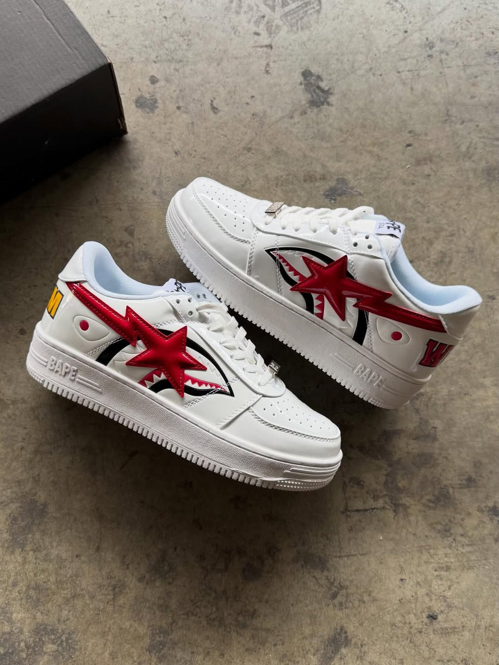 A Bathing Ape Bapesta Low “White Shark”
